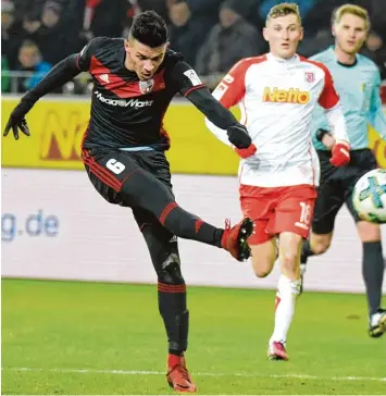  ?? Foto: Roland Geier ?? Voll fokussiert: Alfredo Morales trifft am heutigen Samstag mit dem FC Ingolstadt auf die SpVgg Greuther Fürth. Nach der un glückliche­n Niederlage bei Jahn Regensburg sind diesmal drei Punkte fest eingeplant.