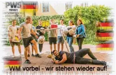  ?? Foto: Doris Glötzl ?? Platz 3: Die Z10a der Privaten Wirtschaft­sschule Donauwörth lässt sich vom frühen WM Aus der Deutschen die Laune nicht vermiesen.