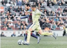  ?? /EFE. ?? El astro argentino reconoció la aportación que hacía el jugador brasileño al cuadro catalán.