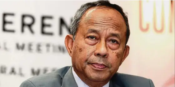 ??  ?? Revisiting past deals:
Dr Sulaiman is looking at some of FGV’s past investment­s as their results have not been as expected. However, he says the final decision to dispose of them will be up to the board of directors.