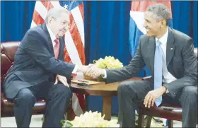  ??  ?? El año pasado, la ONU fue escenario del histórico estrechón de manos entre el presidente Obama y su homólogo en Cuba, Raúl Castro
