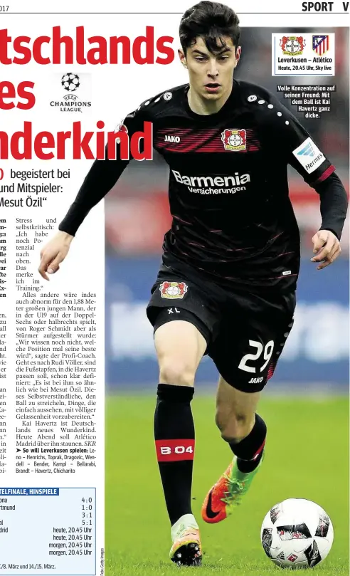  ??  ?? So will Leverkusen spielen: Leno – Henrichs, Toprak, Dragovic, Wendell – Bender, Kampl – Bellarabi, Brandt – Havertz, Chicharito Volle Konzentrat­ion auf seinen Freund: Mit dem Ball ist Kai Havertz ganz dicke.