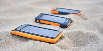  ??  ?? Die Powerbank Plus Solar von Xlayer gibt es in drei Ausführung­en.