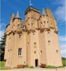  ??  ?? Fairytale: Craigievar Castle in Aberdeensh­ire