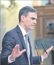  ??  ?? El líder socialista Pedro Sánchez, del PSOE, asumiría el poder en España. (EFE)