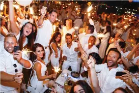  ?? PHOTO COURTESY DINER EN BLANC VANCOUVER / JONATHAN EVANS PHOTOGRAPH­Y ??