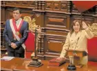  ?? FOTO: REUTERS ?? Dina Boluarte juramentó como presidenta ante el Congreso tras la destitució­n de Castillo.