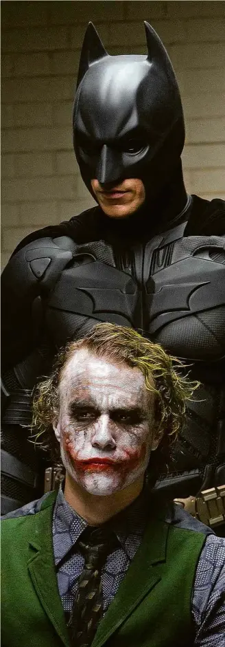  ?? Divulgação ?? Heath Ledger (1979-2008) como o Coringa e Christian Bale como Batman no longa