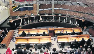  ?? ALAISTER RUSSELL/THE SUNDAY TIMES Picture: ?? LANDMARK RULING: The Constituti­onal Court in Johannesbu­rg hands down judgment in the case involving the personal use of dagga