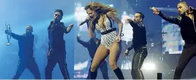  ??  ?? A Rabat Jennifer Lopez, 45 anni, in un momento del concerto di sabato a Rabat