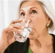  ?? Foto: Chr. Klose, dpa ?? Ausreichen­d trinken ist im Alter ein wichtiges Thema.