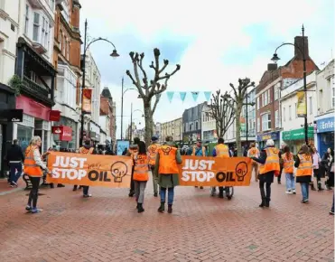  ?? Picture: Dijana Capan/DVision Images ?? ON THE MOVE: The Just Stop Oil slow march in Broad Street on Saturday