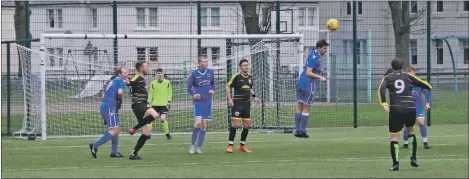  ?? KC_c05pupils0­4 ?? Goalmouth action from Saturday’s fixture.