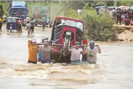  ?? ?? La mayoría de las regiones del país se han inundado por l as lluvias