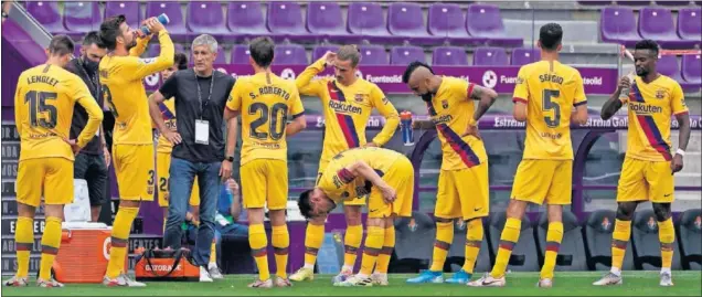  ??  ?? Quique Setién, dando instruccio­nes a sus jugadores durante un partido de la recién terminada Liga.