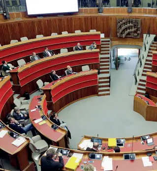  ?? (foto Rensi) ?? Aula Il consiglio provincial­e, che giovedì si è riunito fino a tarda notte per l’approvazio­ne