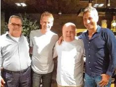  ?? Foto: Voce ?? Francesco Voce (3. v. l.) mit seinem Geschäftsp­artner Mauricio Pizzutti (links), Jürgen Klinsmann und dem italienisc­hen Ex Nationalsp­ieler Riccardo Ferri.