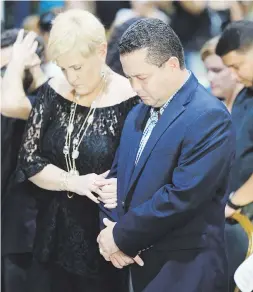  ?? David.villafane@gfrmedia.com ?? El alcalde electo de Guaynabo, Ángel Pérez, perdió a su sobrino Ángel Pérez Polanco en la tragedia. Lo acompaña su esposa, la jueza Liza Fernández.