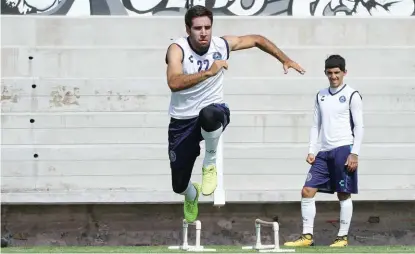  ?? Pablo González, canterano blanquiazu­l, confía en lograr la victoria frente a Rayados. ESPECIAL ??