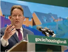  ?? ?? difference­s: Housing Minister Darragh O’Brien and Cian O’Callaghan of the Social Democrats