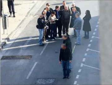  ?? (Photo doc Patrick Blanchard) ?? Une reconstitu­tion avait été organisée à Toulon en  par un juge d’instructio­n. Le policier avait fini par obtenir un non-lieu.