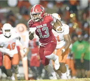  ?? WILLIE J. ALLEN JR./ORLANDO SENTINEL ?? Edgewater’s Semaj Fleming is one of the top players in the state and he will be heading into his senior year next season.