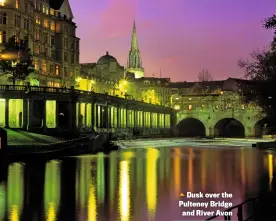  ??  ?? Dusk over the Pulteney Bridge and River Avon