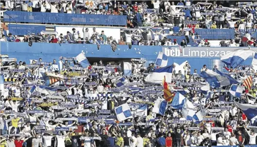  ?? JAVIER BELVER ?? La grada de La Romareda en el partido ante el Deportivo, el último que se jugó en el estadio municipal.