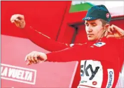  ??  ?? DE ROJO. Michal Kwiatkowsk­i es el nuevo líder de la Vuelta.