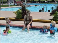  ?? MARIAN DENNIS — MEDIANEWS GROUP ?? Kids enjoyed some time in the shallow pool at North End Swim Club during a heat wave this week.