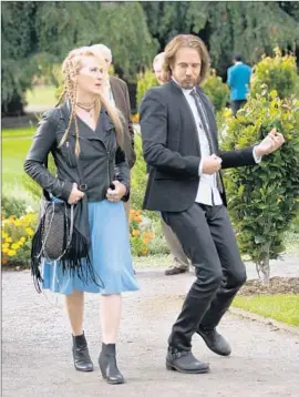  ?? Bob Vergara
TriStar Pictures ?? MERYL STREEP
and Rick Springfiel­d feel the music in “Ricki and the Flash.”