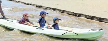  ??  ?? Kaisa du Plooy, 8, Christiaan Smith, 8, and Benjamin Smith, 5, in Nessy.