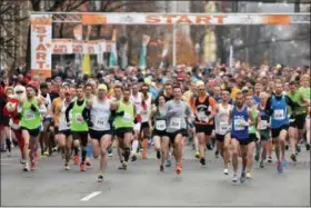 ?? PHOTO PROVIDED BY TROY TURKEY TROT ?? Photo from the starting line of the 2017Troy Turkey Trot