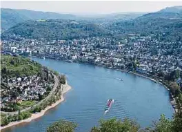  ?? Foto: C. ?? Boppard liegt zudem in einer der schönsten Landschaft­en Deutschlan­ds, dem Oberen Mittelrhei­ntal.