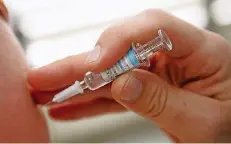  ?? RP-ARCHIVFOTO: ALOIS MÜLLER ?? Die beste Zeit für die Impfung sind die Monate Oktober und November. Der Rat, sich impfen zu lassen, gilt vor allem für Risikogrup­pen.