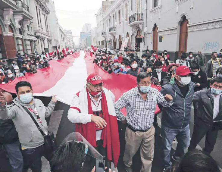  ?? FOTO: XXX ?? La estrecha definición de las elecciones en Perú ha hecho reaccionar a la baja a los mercados.