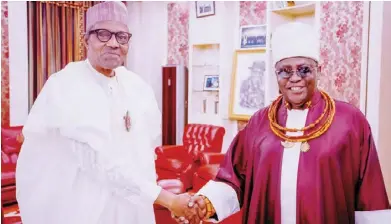  ?? ?? L-R: President Muhammadu Buhari receives in audience Oba of Benin, Omo N’Oba Uku Akpolokpol­o Ewuare II, at the Presidenti­al Villa in Abuja, yesterday