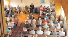  ?? FOTO: JENS GESCHKE ?? Mit einem festlichen Gottesdien­st wurde das 50-jährige Bestehen der Lukaskapel­le in Seitingen gefeiert.