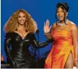  ??  ?? Gewinnerin­nen unter sich: Beyoncé (links) und Megan Thee Stallion.