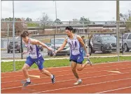  ?? Tim Godbee ?? The Gordon Central High School track team was second to Model last week in a four-team meet at Ratner Stadium.