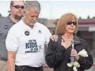  ?? CHERYL EVANS/THE REPUBLIC ?? Carl and Marsha Mueller received a call from President Donald Trump after the death of al-Baghdadi, their daughter’s captor.