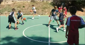  ?? (DR) ?? Les jeunes sociétaire­s de Cannes BO lors du stage d’été à Sainte-Marguerite.