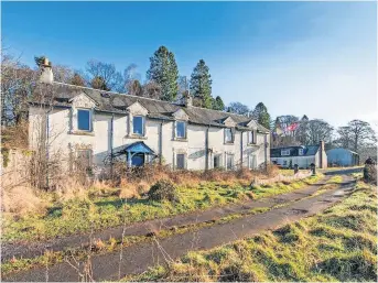  ?? ?? For sale The farm has a price tag of almost £1million and is perfectly secluded
Features Grazing land, an attractive loch, amenity woodland and river fishing are included