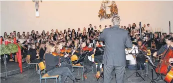  ?? SZ-FOTO: KÖRNER ?? Die schlichte Erhabenhei­t der Kirche bildete einen perfekten Rahmen für das Konzert.