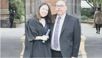  ??  ?? Jennifer Olsen with her late dad Stephen when she was awarded her degree in 2019.