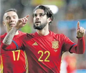  ?? EFE ?? El que cerró la goleada. Isco celebra el cuarto gol de España.