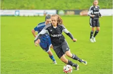  ?? FOTO: FAR ?? Simone Birkle und die Fußballfra­uen des TSV Tettnang starten mit einem Sieg gegen Obertürkhe­im in die neue Saison.