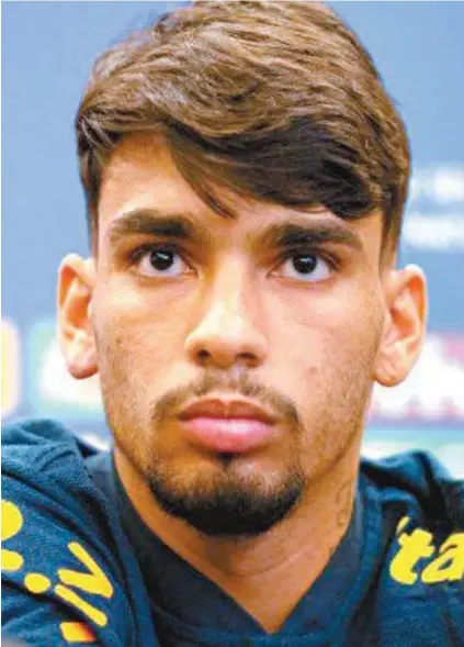  ?? Pedro Martins / MoWa Press ?? Lucas Paquetá dá entrevista nos EUA. Meia vive sob pressão desde que foi convocado para a Seleção