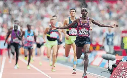  ?? FOTO: AP ?? Adel Mechaal acabó segundo, a la estela de un triunfador Mo Farah