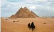  ?? Foto: dpa ?? Die Pyramiden von Gizeh gehören zu den „alten“sieben Weltwunder­n.